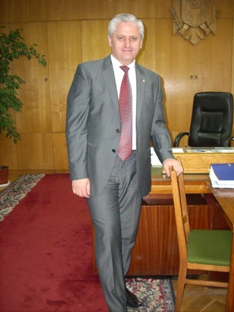 VALERIU COSARCIUC: țăranii noștri, au fost și rămîn ostaticii politicienilor